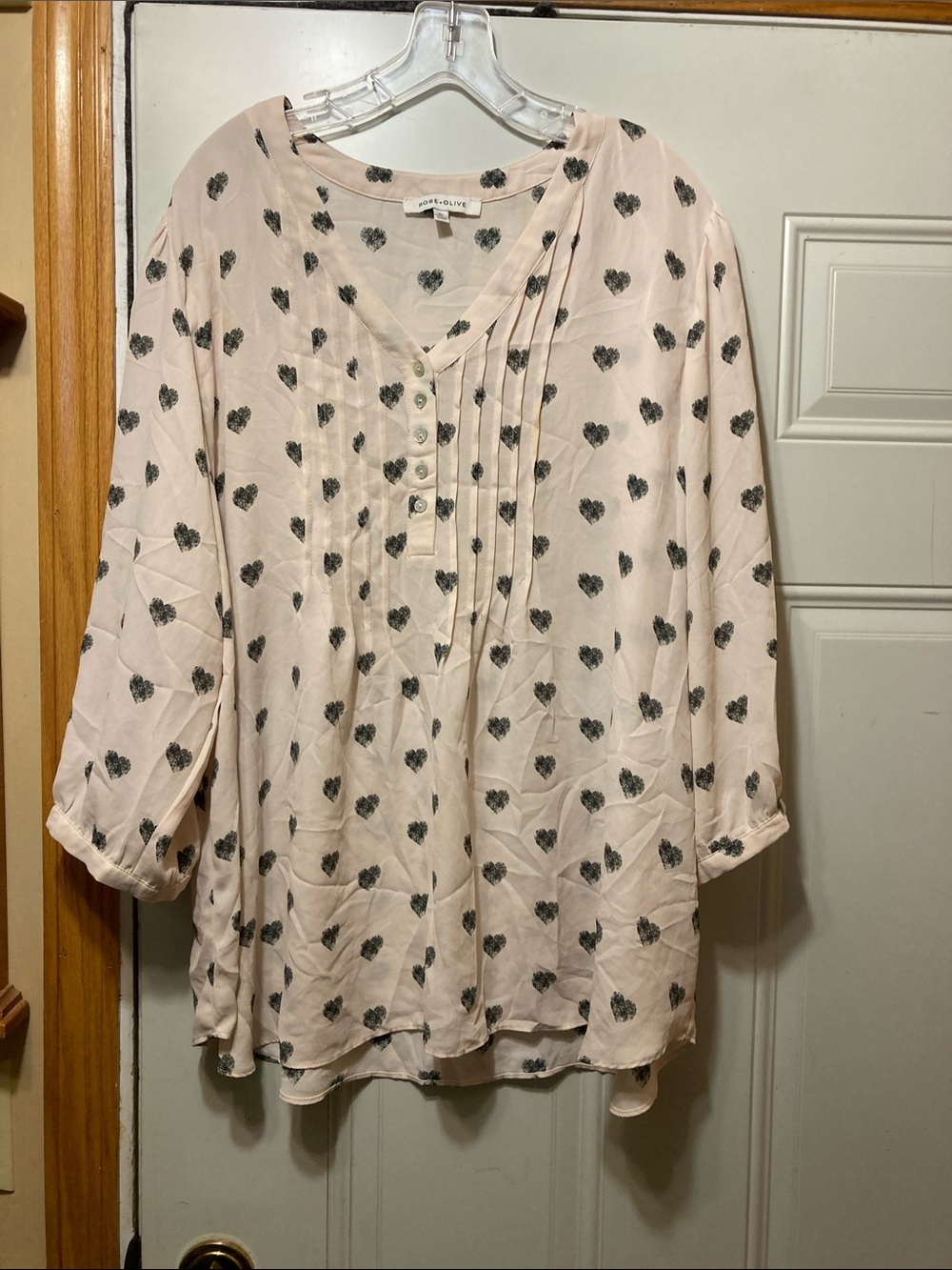 Rose & Olive Heart-Print Pintuck V-Neck Tunic‎ 2X